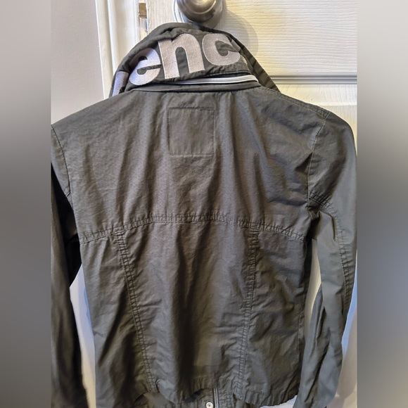 bench tight fitted jacket - Picture 2 of 3